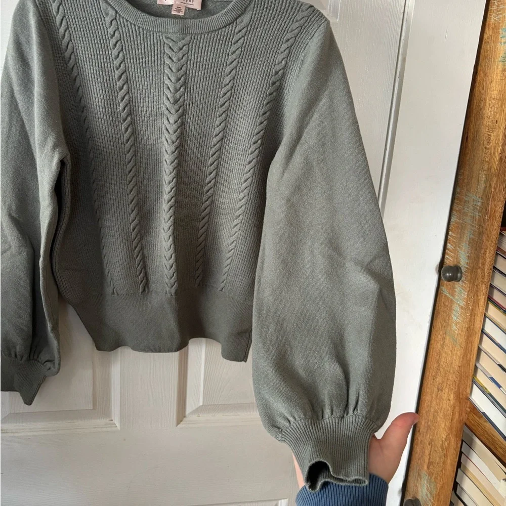 Philosophy Grey Sweater Size Medium - Picture 3 of 6